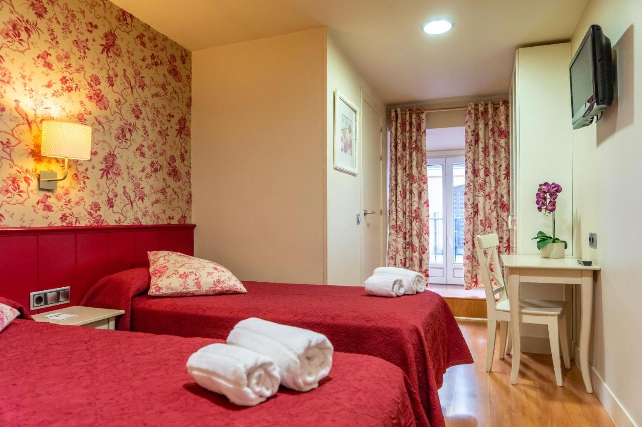 Hostal Matheu Madrid Exterior foto