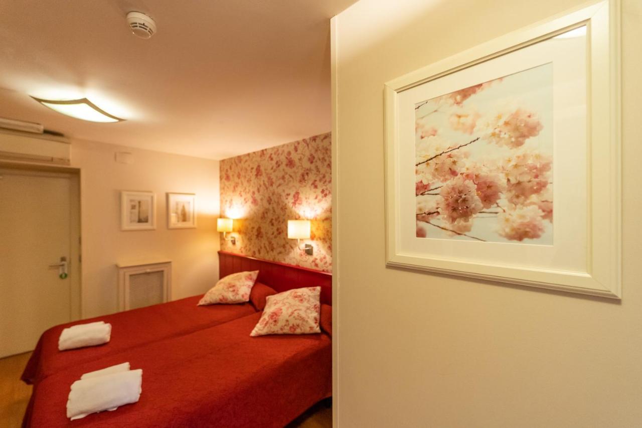 Hostal Matheu Madrid Exterior foto