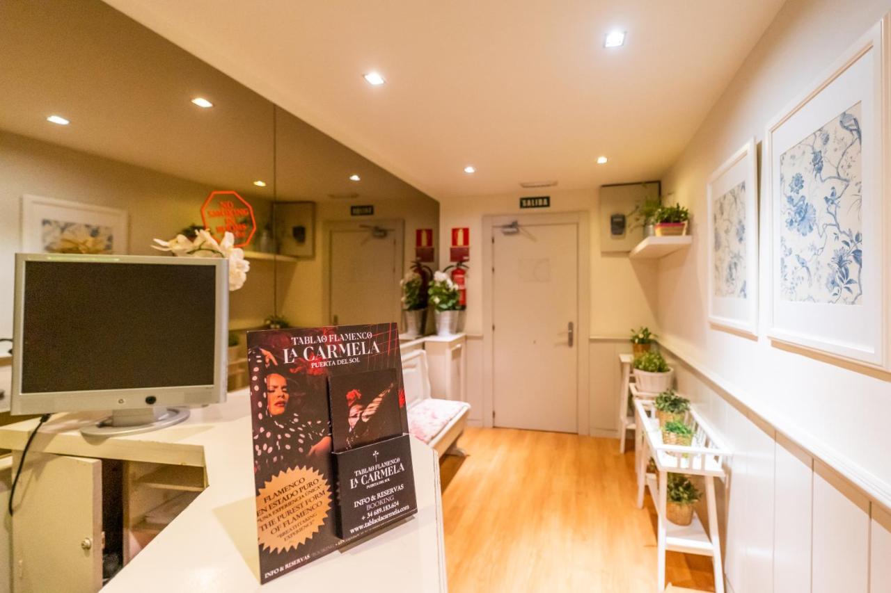 Hostal Matheu Madrid Exterior foto